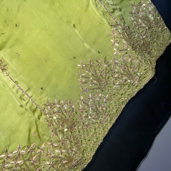 Indian plazo suit with earrings - Picture 6 of 8